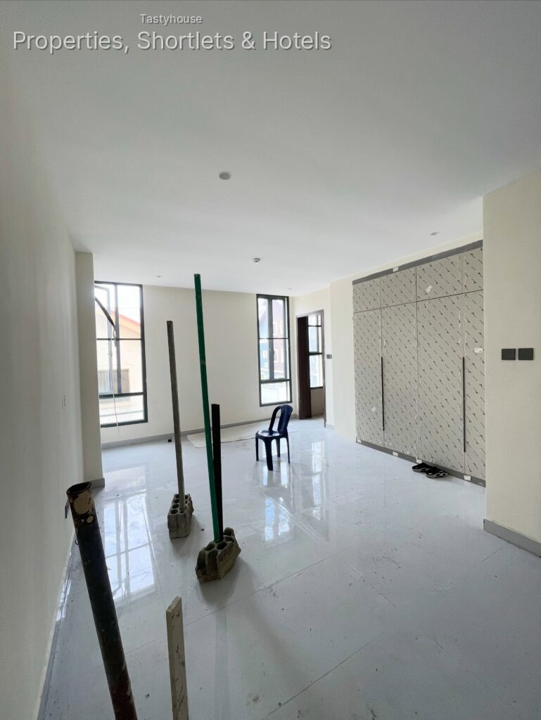 2 BEDROOM SERVICED APARTMEN