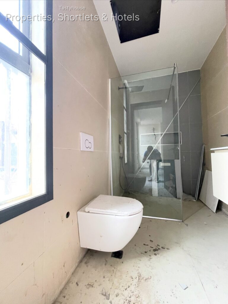 2 BEDROOM SERVICED APARTMEN