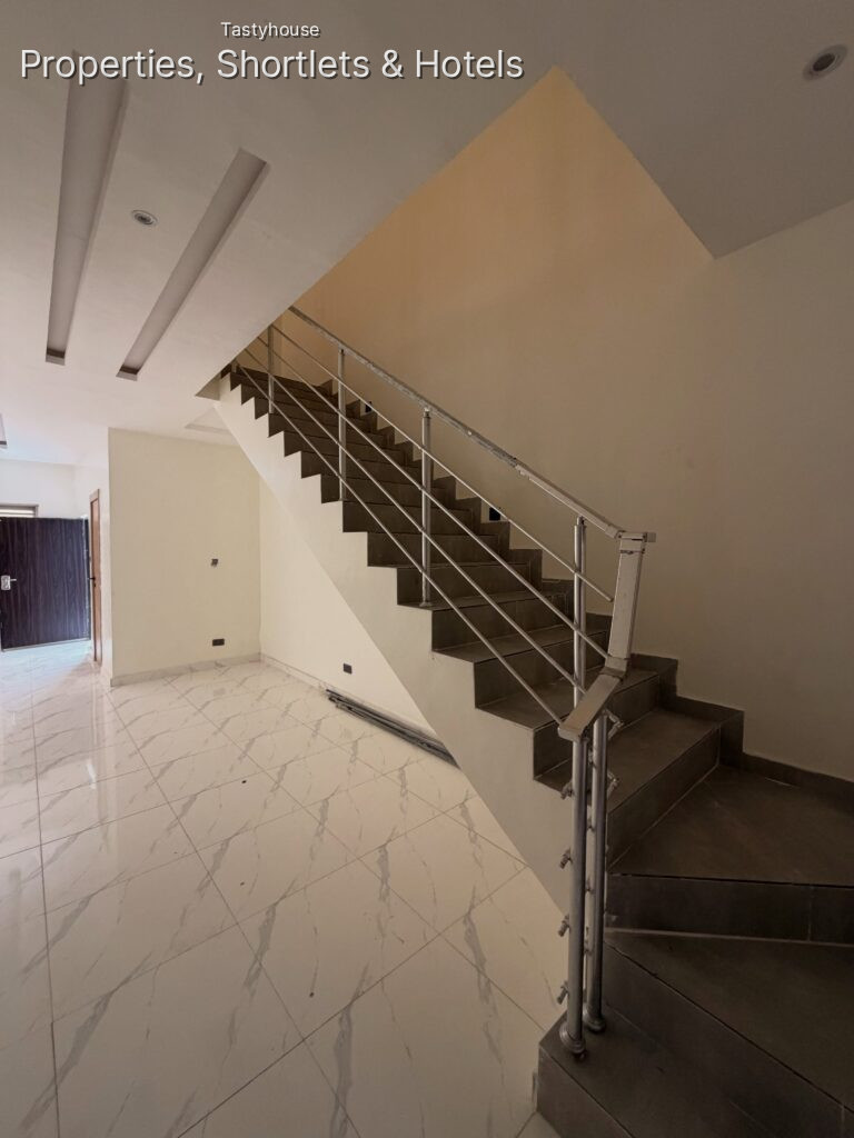 BEDROOM SEMI DETACHED DUPLEX WITH BỌ AND INVERTER