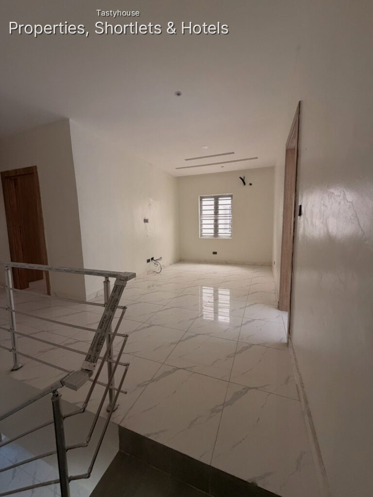BEDROOM SEMI DETACHED DUPLEX WITH BỌ AND INVERTER