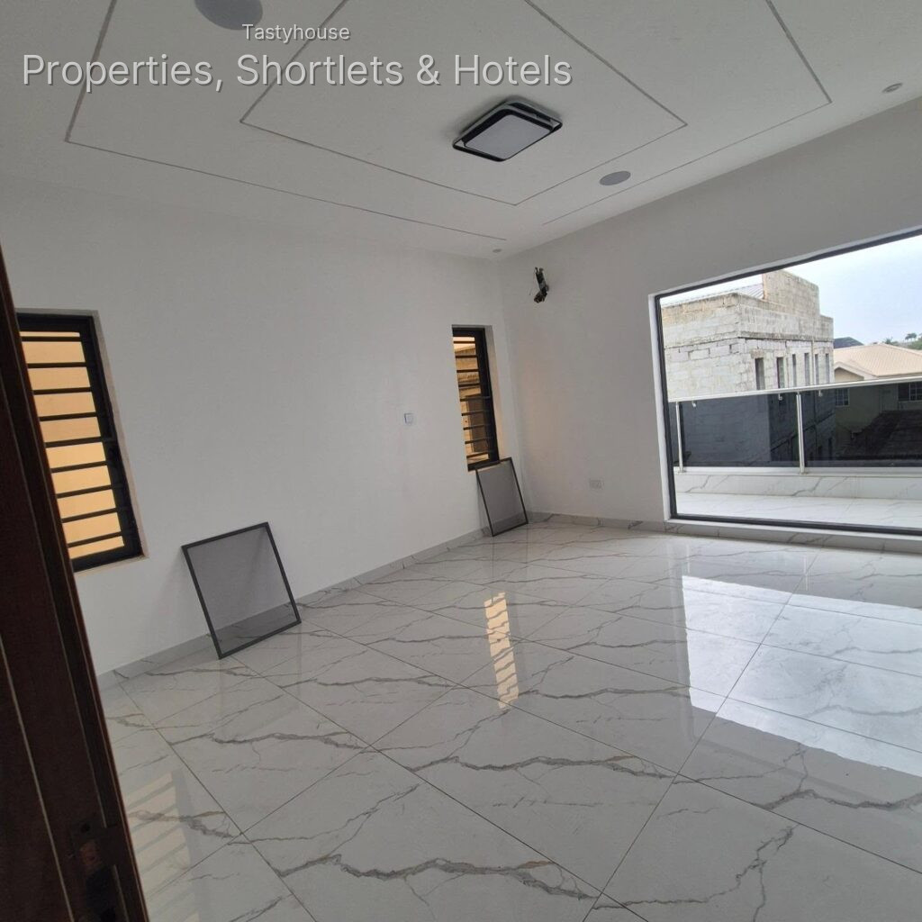 Newly built luxury 4bedroomsemi-detached duplex +,bg,