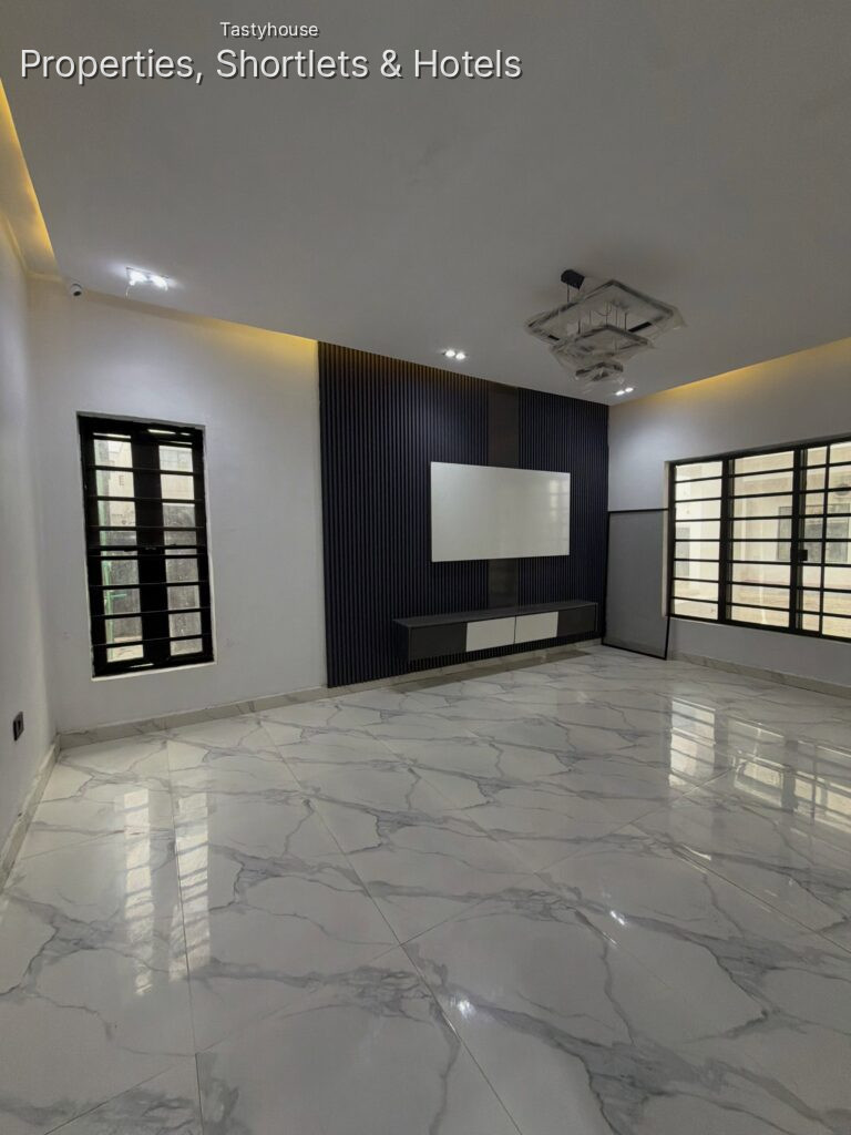 3BEDROOM TERRACE DUPLEX