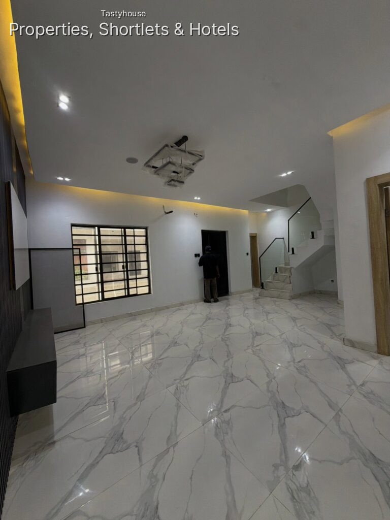 3BEDROOM TERRACE DUPLEX