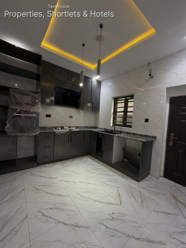 3BEDROOM TERRACE DUPLEX