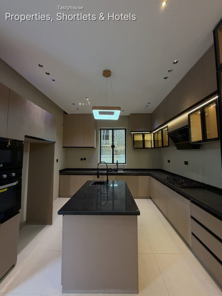 4-Bedroom Fully Detached Duplex with1-Bedroom BỌ with Swimming Pool.