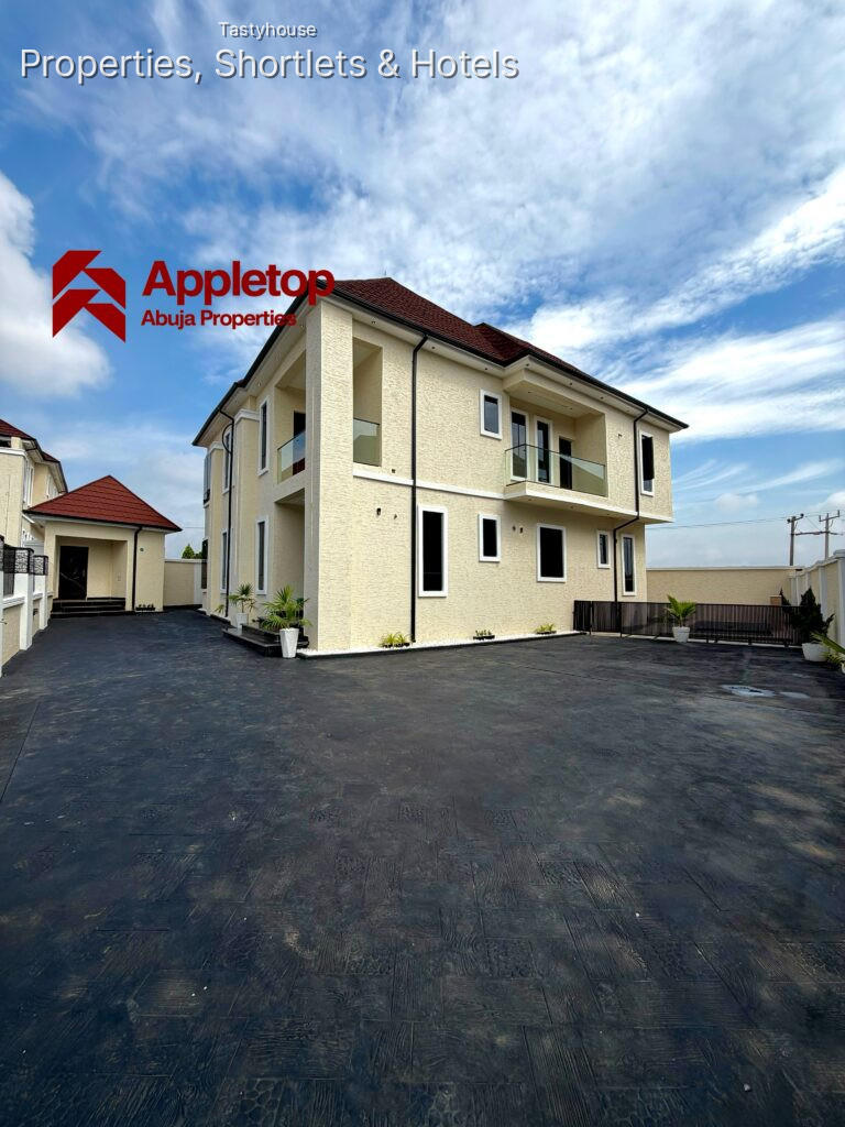 4-Bedroom Fully Detached Duplex with1-Bedroom BỌ with Swimming Pool.