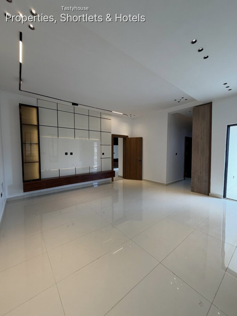 4-Bedroom Fully Detached Duplex with1-Bedroom BỌ with Swimming Pool.