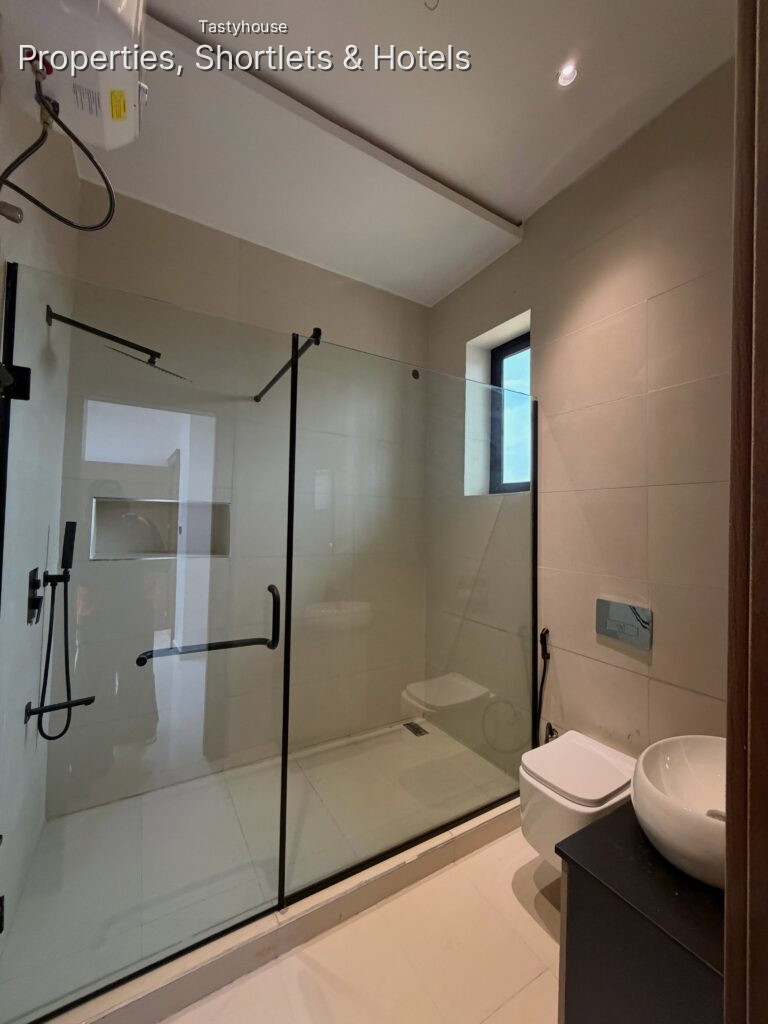 4-Bedroom Fully Detached Duplex with1-Bedroom BỌ with Swimming Pool.