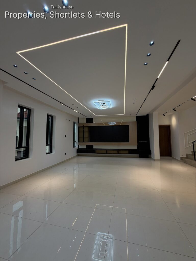 4-Bedroom Fully Detached Duplex with1-Bedroom BỌ with Swimming Pool.