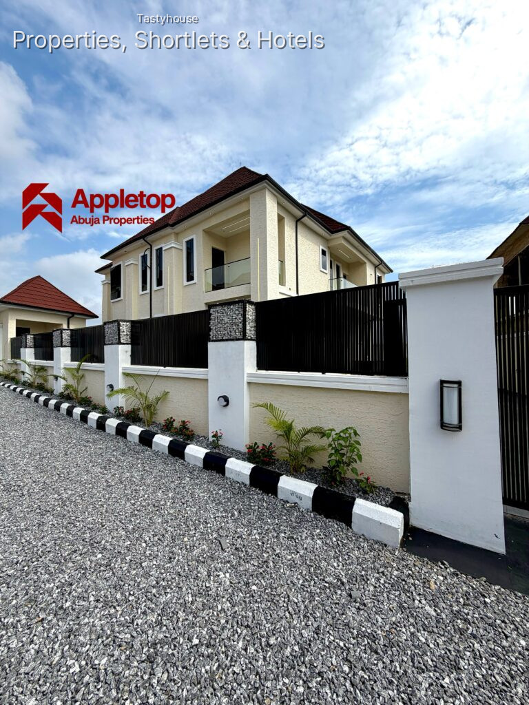 4-Bedroom Fully Detached Duplex with1-Bedroom BỌ with Swimming Pool.