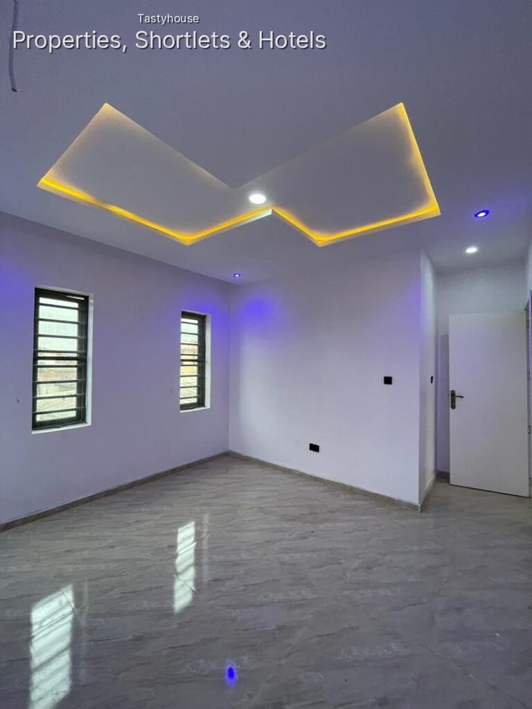 3 BEDROOM APARTMENT