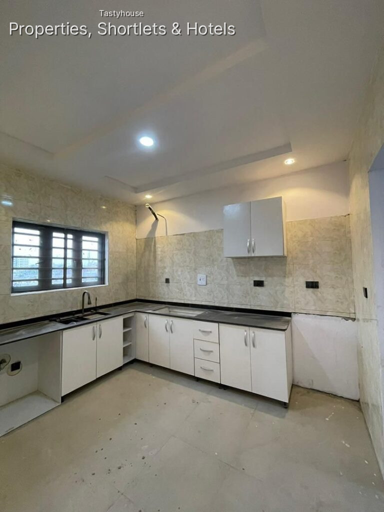 3 BEDROOM APARTMENT