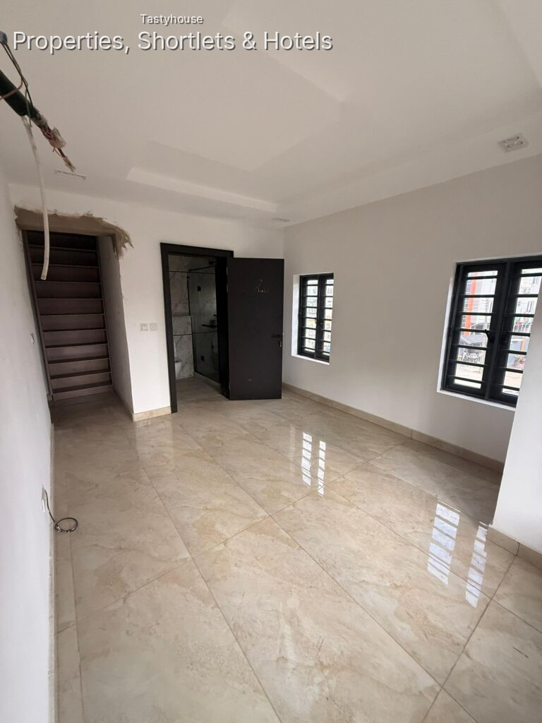 3 BEDROOM APARTMENT