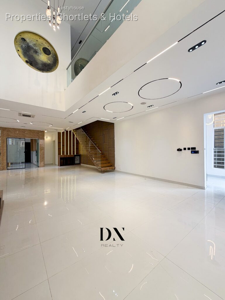5 – bedroom Fully Detached Duplex | SwimmingPool