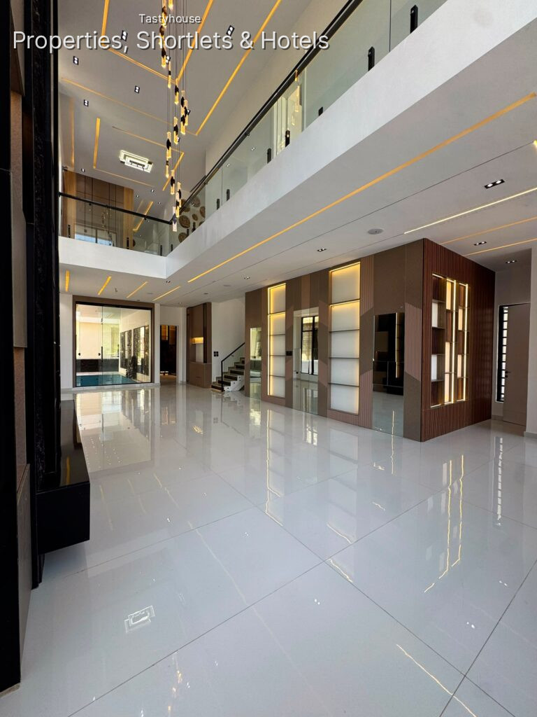 5-bedroom fully detached duplex with a BQ