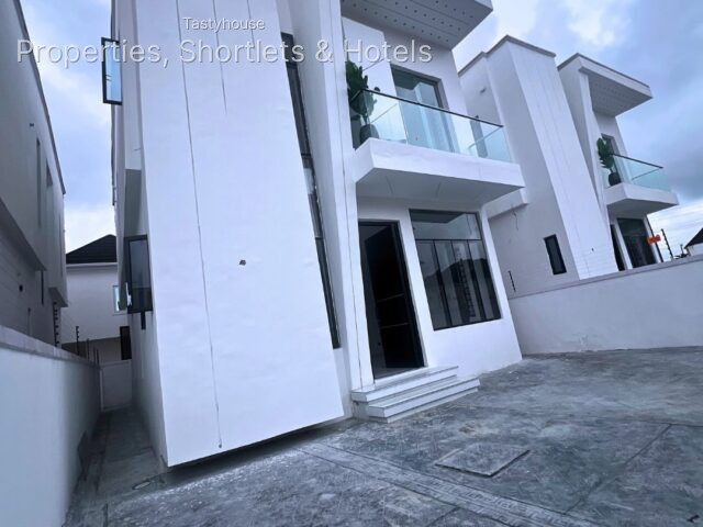 Spacious 4-Bedroom Fully Detached Duplex