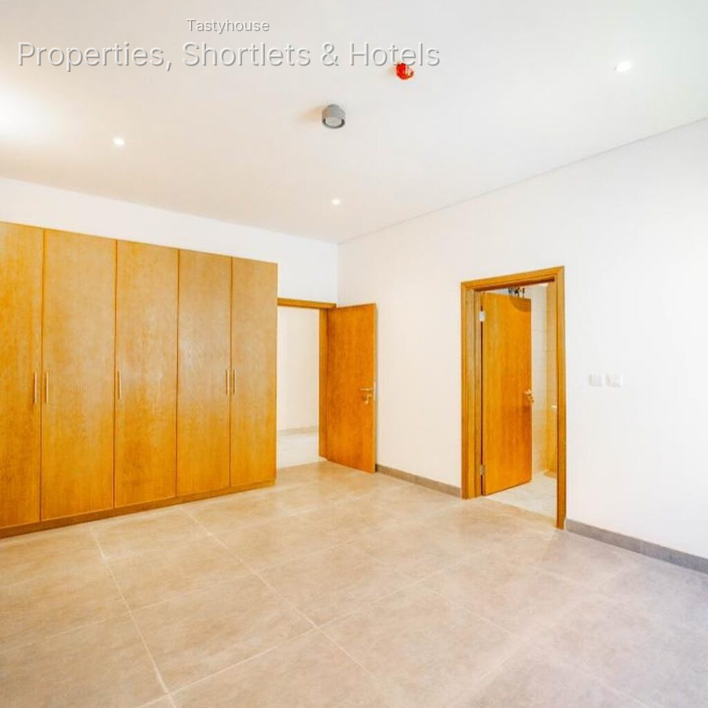 Newly Built 5 Bedroom Detached Duplex