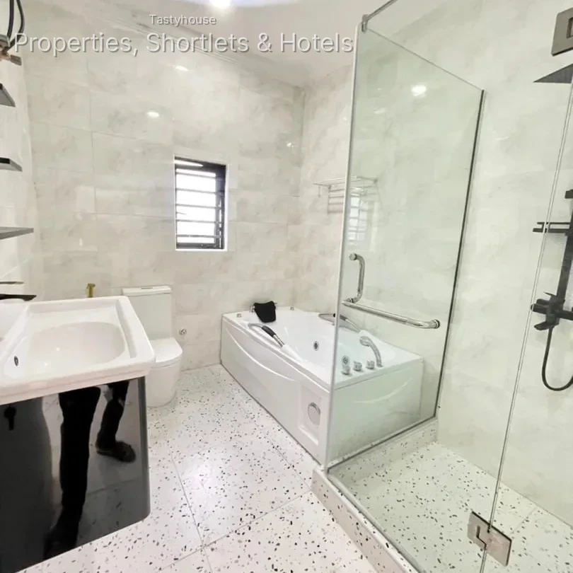 6 BEDROOMs DUPLEXES