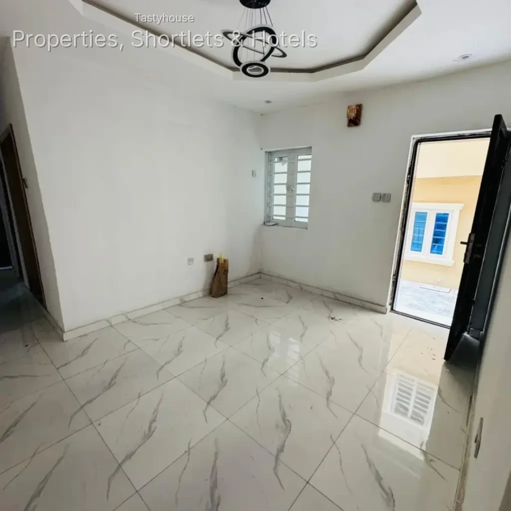 NICELY 1/2/3 BEDROOM APARTMENT