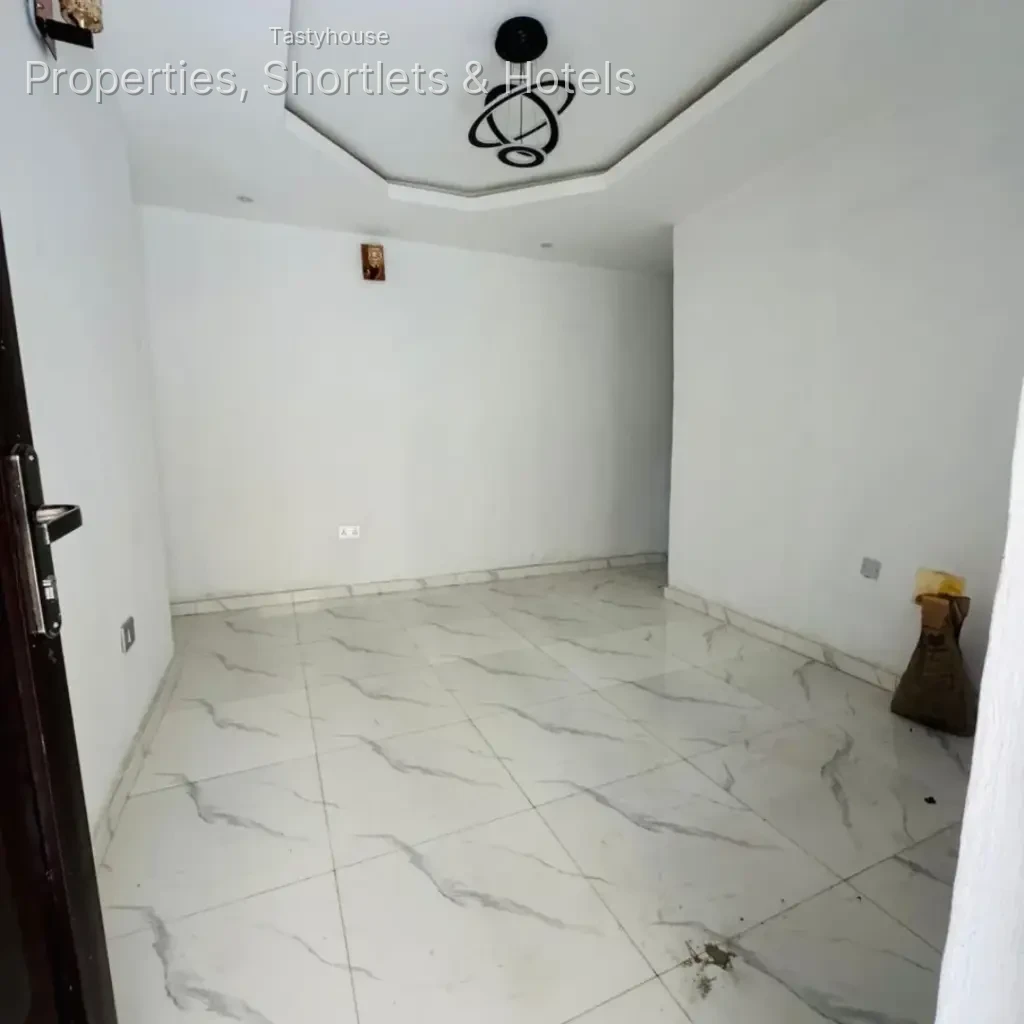NICELY 1/2/3 BEDROOM APARTMENT