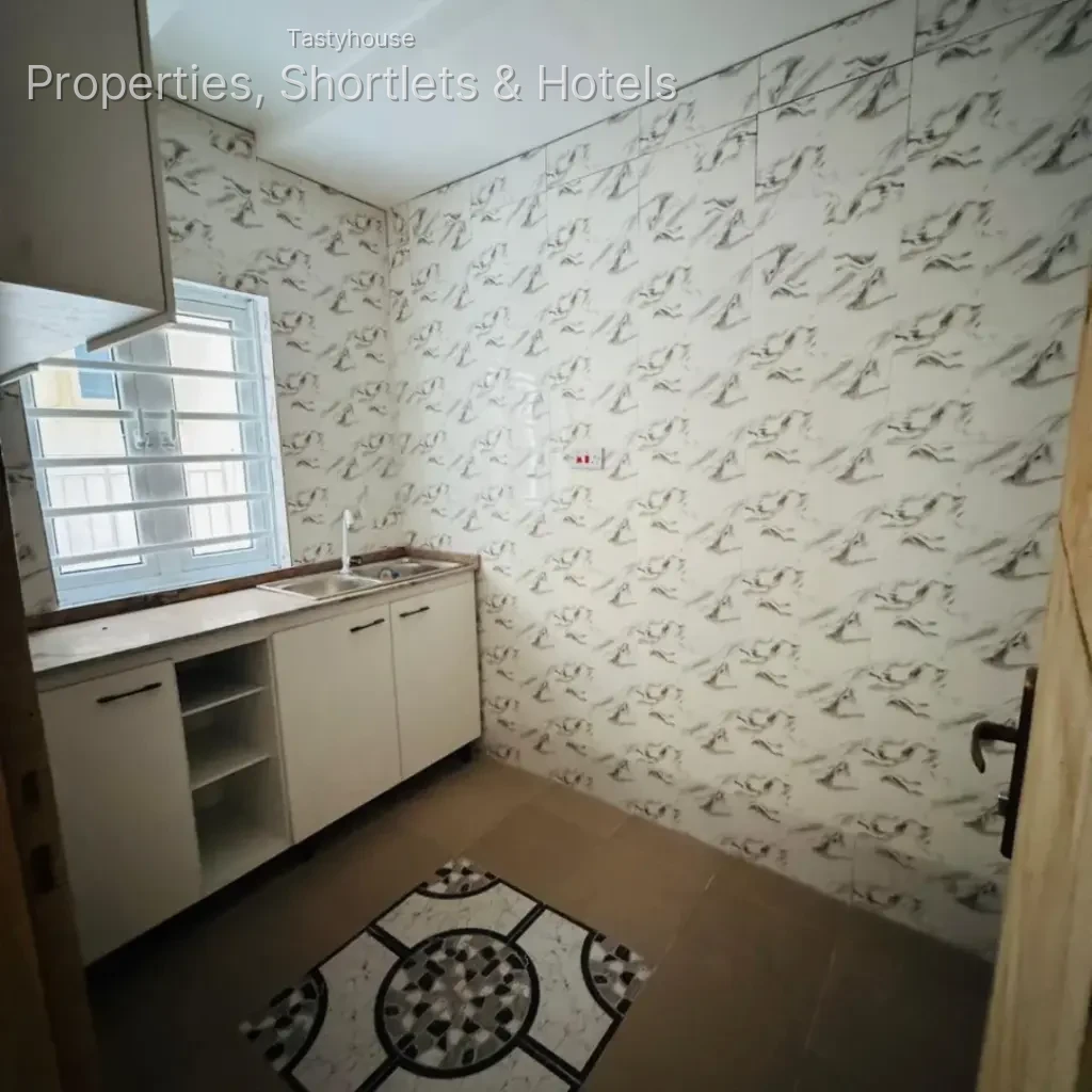 NICELY 1/2/3 BEDROOM APARTMENT