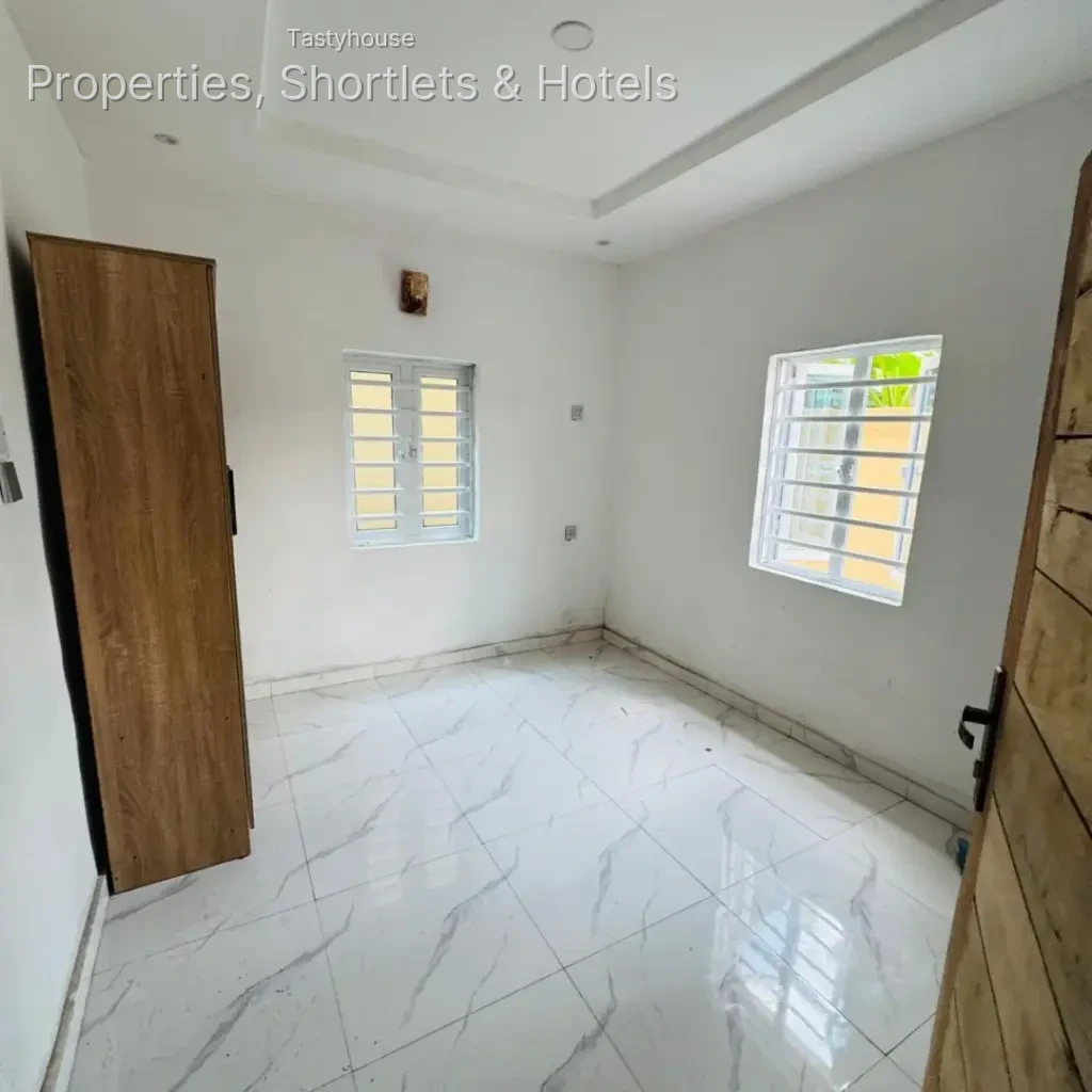 NICELY 1/2/3 BEDROOM APARTMENT