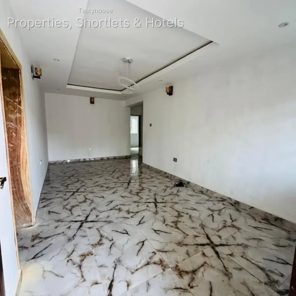 NICELY 1/2/3 BEDROOM APARTMENT