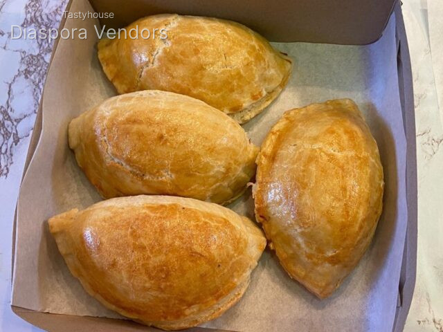 Medium Meat Pie – 12 Pieces