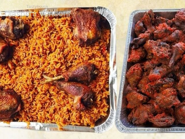 Small Tray of Smokey Jollof & Chicken