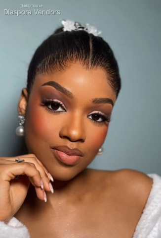 Kay’s Glam Look – Professional Makeup Services