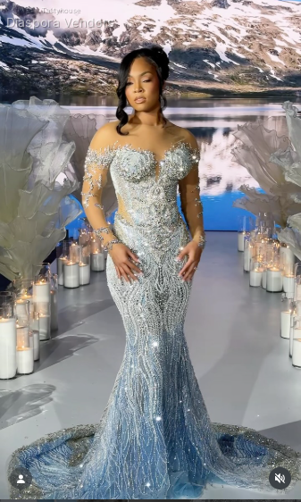 aid Gown