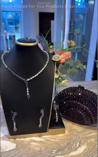 Luxury Necklace Set & Purse