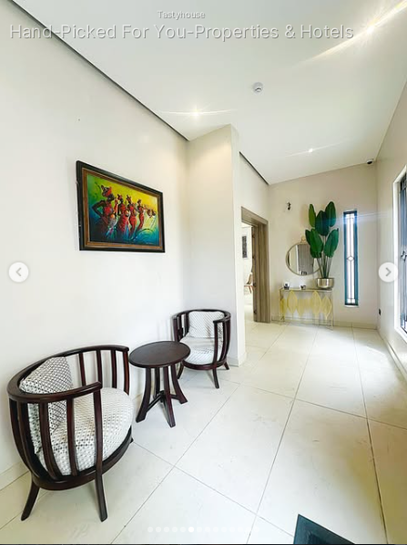 5-Bedroom Fully Detached Duplex with BQ – VGC, Lekki