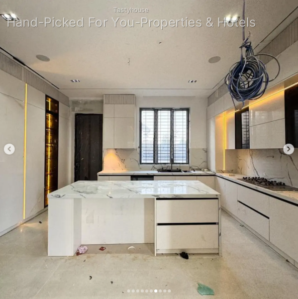 Luxury 5-Bedroom Fully Detached Duplex with Pool & Cinema