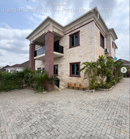 4 Bedroom Detached Duplex with 2 Guest Chalets & BQ