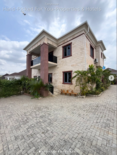 4 Bedroom Detached Duplex with 2 Guest Chalets & BQ