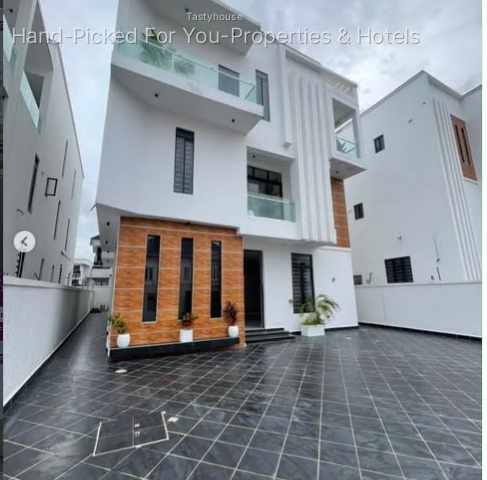 Contemporary 5-Bedroom Fully Detached Duplex with Pool & Cinema