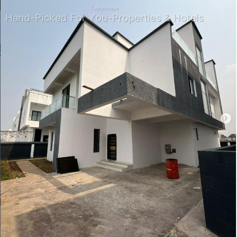 4-Bedroom Semi-Detached Duplex with BQ, Pool & Cinema