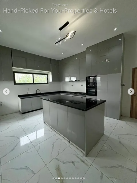 5 Bedroom Fully Detached Duplex For Sale