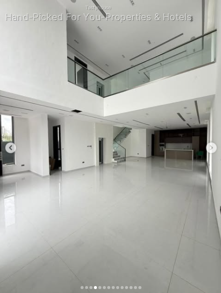 Beautifully Built 5 Bedroom Fully Detached Duplex