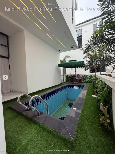 5 Bedroom Contemporary Home
