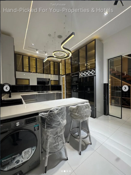 MAGNIFICENT 5 BEDS WITH A PRIVATE POOL & GYM , CINEMA & ELEVATOR