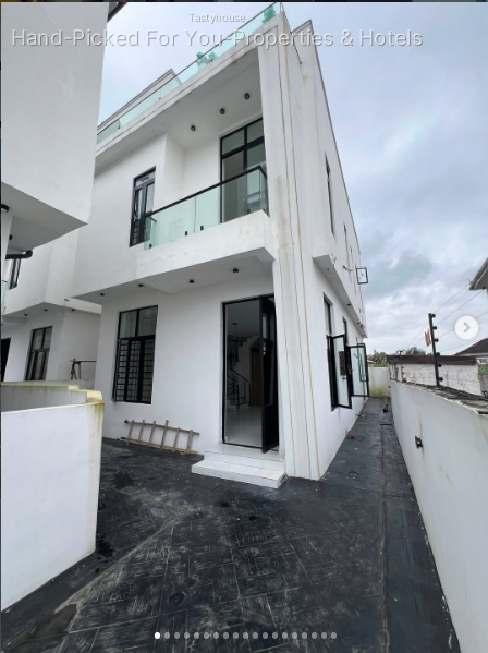 Contemporary 4-Bedroom Detached Duplex