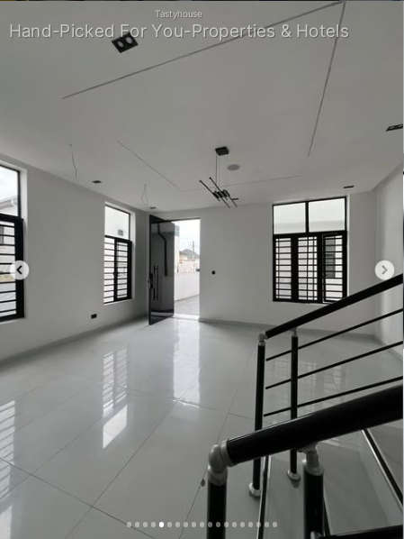 Contemporary 4-Bedroom Detached Duplex