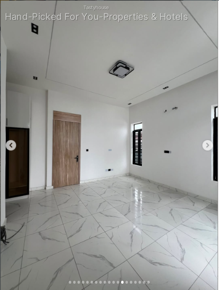 Contemporary 4-Bedroom Detached Duplex
