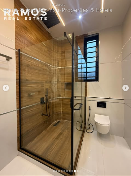 5-Bedroom Detached Home with BQ & Swimming Pool
