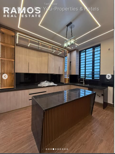 5-Bedroom Detached Home with BQ & Swimming Pool