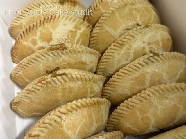 Box of 12 loaded meat pies