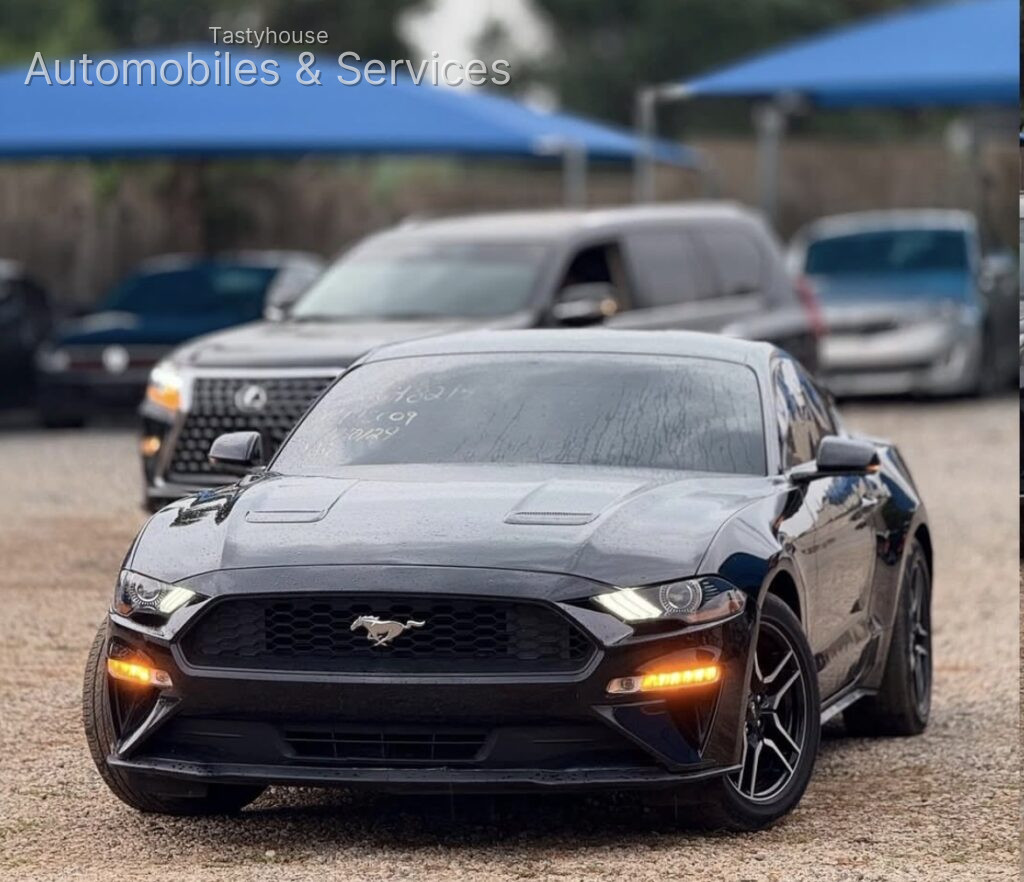 FORD MUSTANG 2020