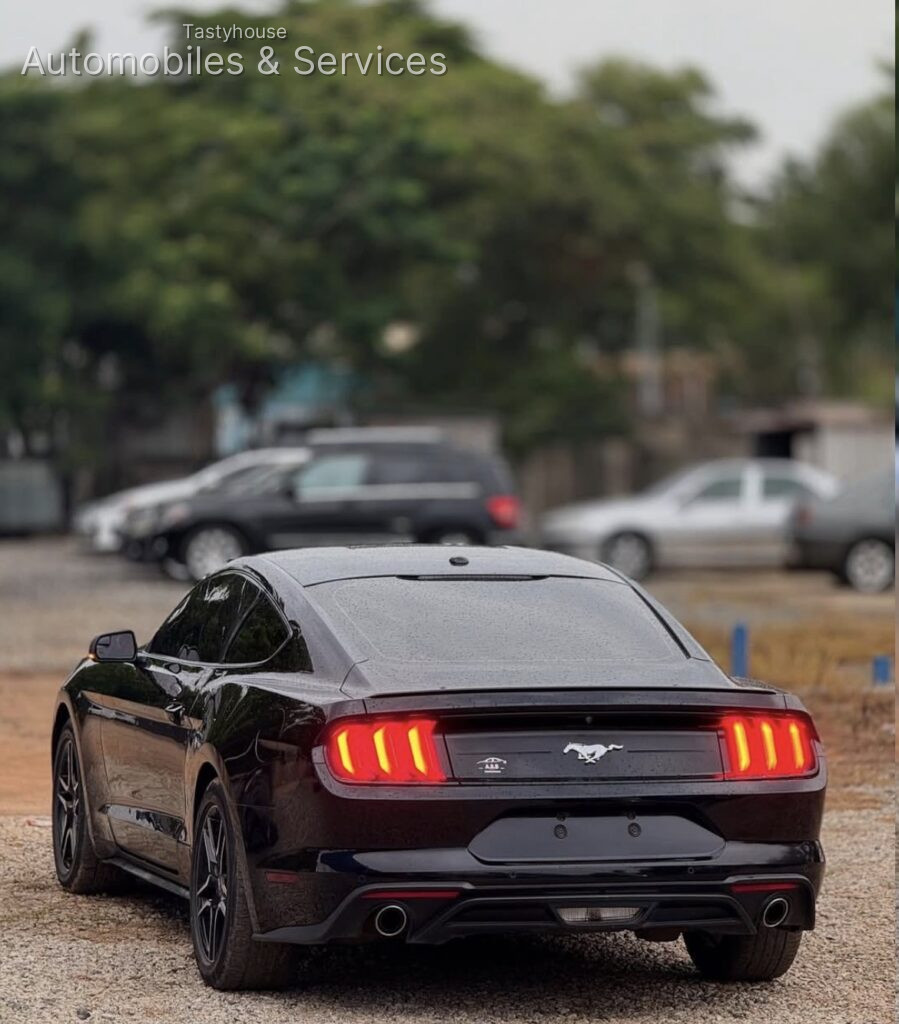 FORD MUSTANG 2020